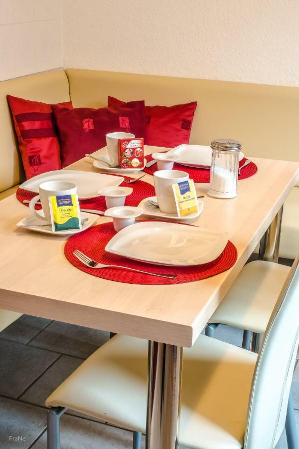 Schoene, Gemuetliche Wohnung Lipsia Esterno foto